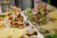 Alrededor de cien profesionales del turismo y la restauración se dan cita en la jornada 'Extremadura Gourmet'