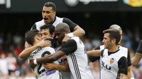 El Valencia aprieta el acelerador hacia el liderato y el Alavés gana al Espanyol