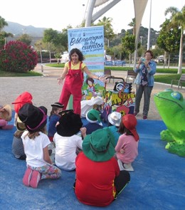 Bibliotecas salen a la calle cuentacuentos lectura niños infantil parque libros 