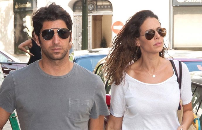 CAYETANO Y EVA