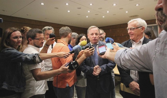 Moragues atiende a los medios tras la Junta de Seguridad