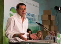 Moreno: "Una minoría no va a romper los lazos de amor entre España, Andalucía y Cataluña"