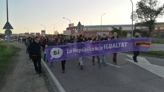 Tall de trànsit a la C-58 contra l'empresonament dels consellers rellevats