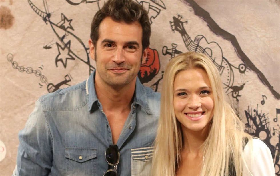 Álex Adróver Y Patricia Montero