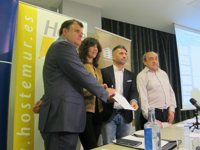 Empresarios y hoteleros se suman al manifiesto de FAVM y piden la llegada del AVE soterrado y el fin de actos vandálicos