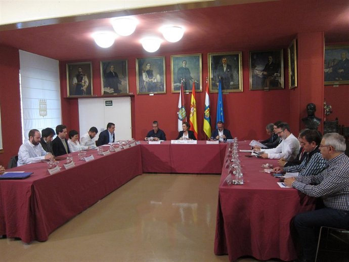 Gamarra preside la reunión del grupo de trabajo                