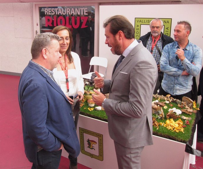  Óscar Puente Conversa Con El Chef Alberto Chicote