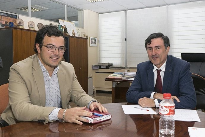 El consejero con el alcalde