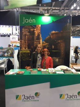 Alcaldesa de Úbeda en el stand de Diputación