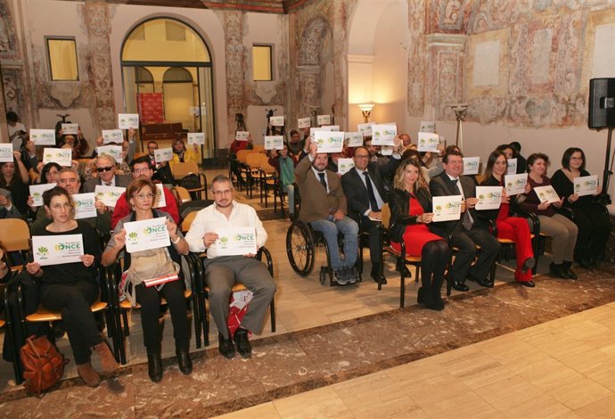 Presentación de la campaña 'Coge mi mano'.