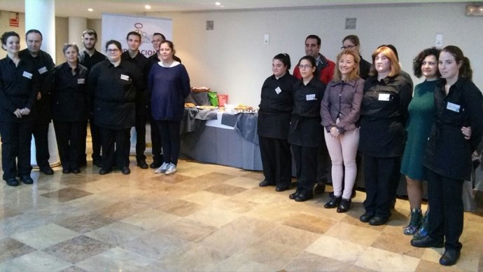 Visita al curso de FEP sobre operaciones básicas de restaurante y bar.