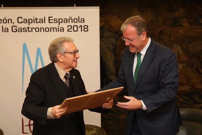 El Ayuntamiento Y La Real Academia Española De Ciencias Económicas Y Financieras