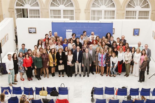 Un totalde 134 empleados laborales pasan a ser funcionarios de la Diputación.