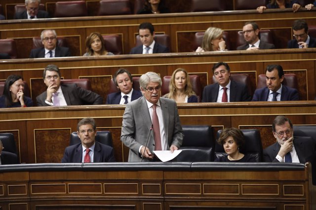 Alfonso Dastis en la sesión de control al Gobierno en el Congreso