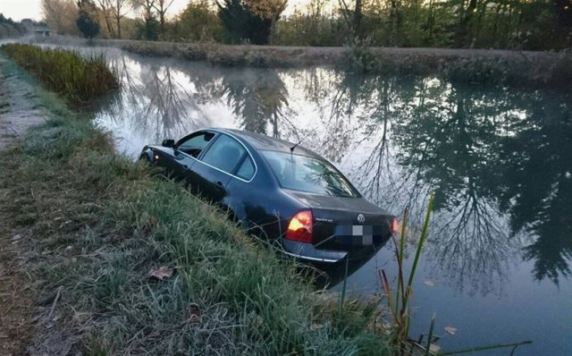 Vehículo encontrado en el canal