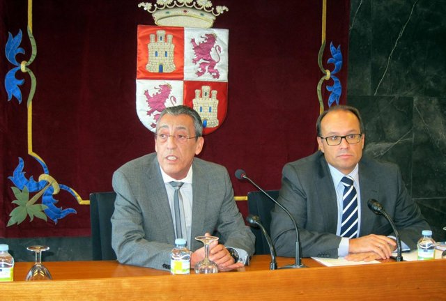 Bienvenido Mena (i) y Carlos Raúl de Pablos (d)