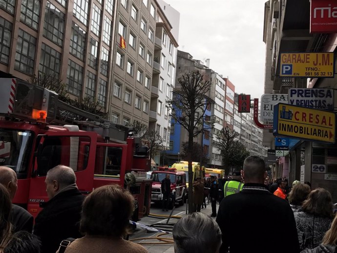 Incendio en una céntrica calle de Santiago de Compostela.