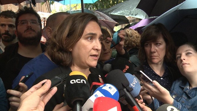Colau exigeix la dimisón de Rajoy