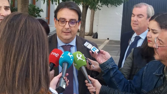   Consejero De Sanidad Y Políticas Sociales 