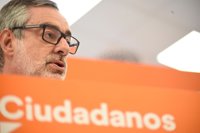 Ciudadanos celebra su subida en el CIS y ve a Podemos "en caída libre"