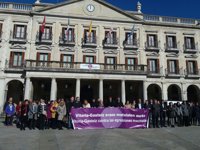 Urtaran advierte a los agresores machistas que "no tienen cabida" en Vitoria