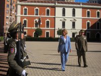 De Cospedal insta a "demostrar que la unidad hace la fuerza" frente a quienes tratan de ponerla "en jaque"