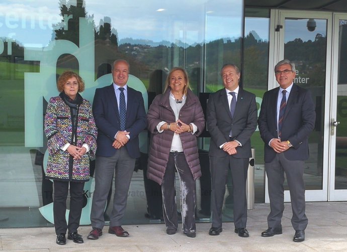 Mercedes Fernández visita Thyssenkrupp en Gijón 