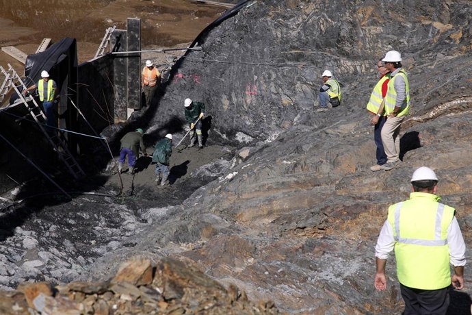 Obras en la presa de Alcolea. 