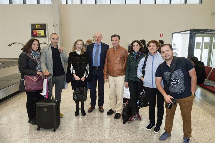 Participantes en la feria en India.