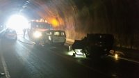 Bomberos cántabros participan en un simulacro de colisión de vehículos en el túnel de Bárcena de Pie de Concha 