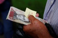 Parlamento Venezuela denuncia una "hiperinflación" del 800%