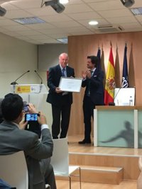 Del Bosque, al recibir el premio como socio de honor del IEMEDEP: "Ojalá hubiera más mediadores en el paro"