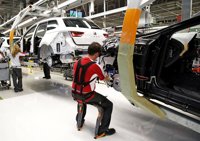 Las plantas de Seat y Nissan trabajan con normalidad durante la huelga general