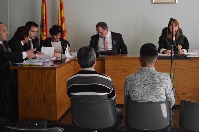 El acusado del doble atropello mortal en Soses (Lleida), a la derecha