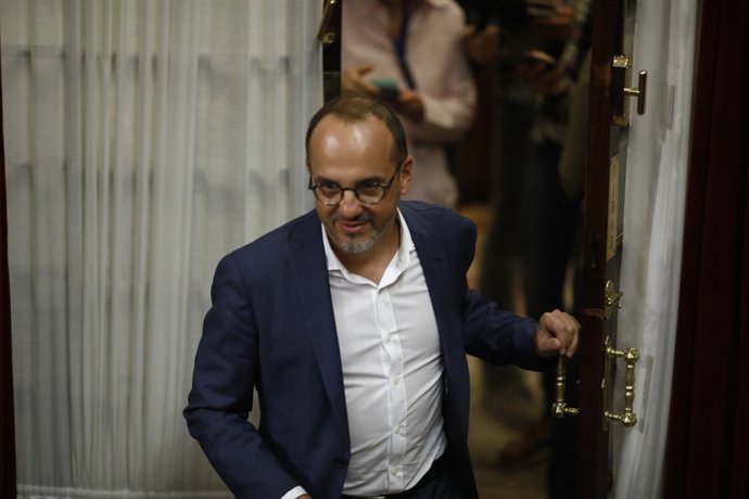 Carles Campuzano en els passadissos del Congrés
