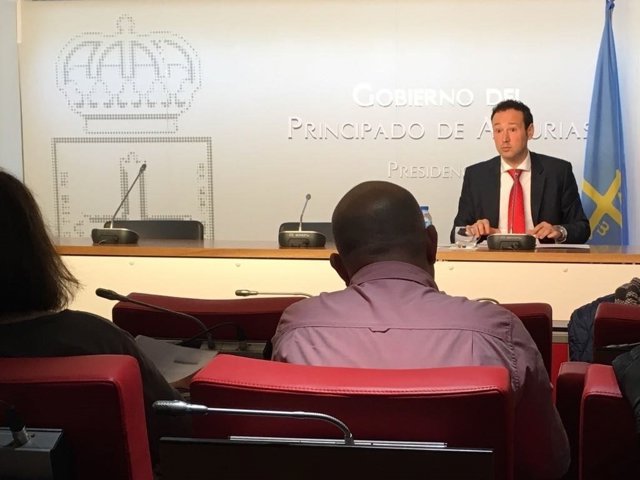 Guillermo Martínez en rueda de prensa