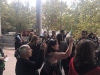 Suspendido el Pleno de la Asamblea por las protestas de activistas tras el rechazo a tramitar la ILP de Vivienda