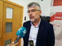 El PSOE valora que el borrador de los PGEx "apoya al empleo" y "mantiene políticas de garantía" para sanidad o educación