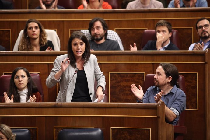 Irene Montero y Pablo Iglesias en la sesión de control al Gobierno en el Congres