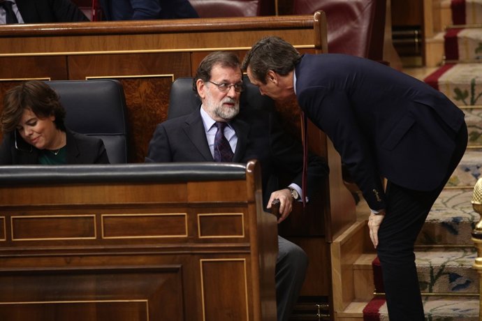 Rajoy i Rafael Hernando parlen al Congrés