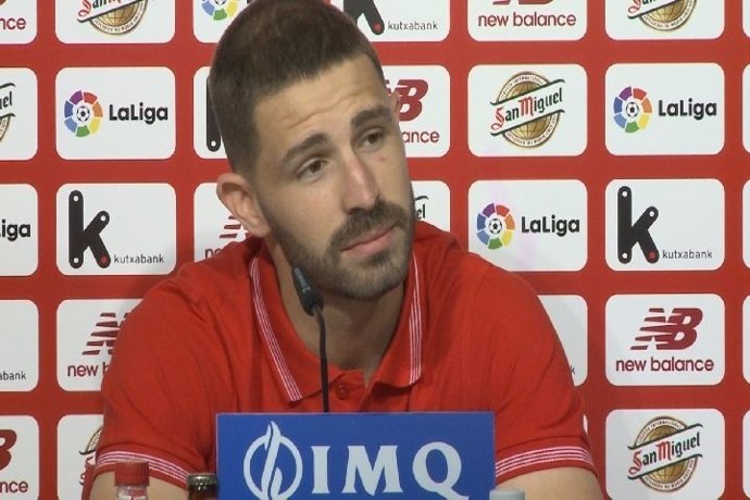 Yeray Álvarez en rueda de prensa