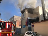 Un incendio en un edificio de la Diputación de Alicante en Rojales obliga a desalojar a los trabajadores