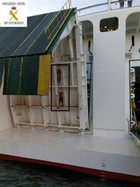 El barco Melilla-Motril sale con retraso después de ser descubiertos dos polizones "en una rampa peligrosa" del barco