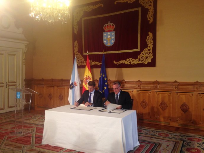 Feijóo y el presidente de la Fegamp firman un convenio