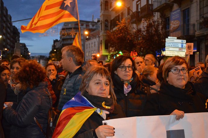 Manifestación por la libertad de los consellers cesados y los 'Jordis'
