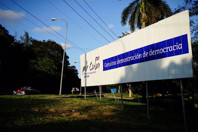Cartel sobre las elecciones municipales en Cuba 