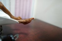 La ONU pide el fin del bloqueo a Yemen y dice que el país podría sufrir una hambruna "con millones de víctimas"