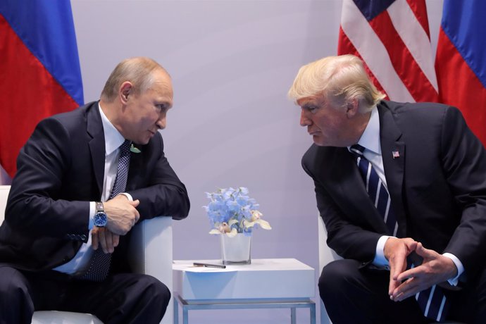 Vladimir Putin y Donald Trump, durante su reunión en julio en Hamburgo