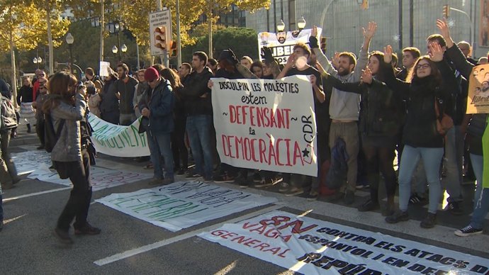 Carreteres tallades a Catalunya atesa la vaga