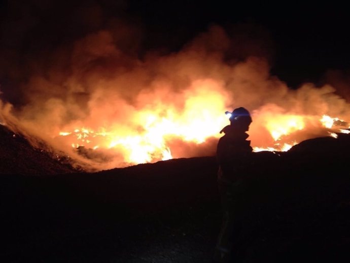 Imagen del incendio en la planta de Xixona